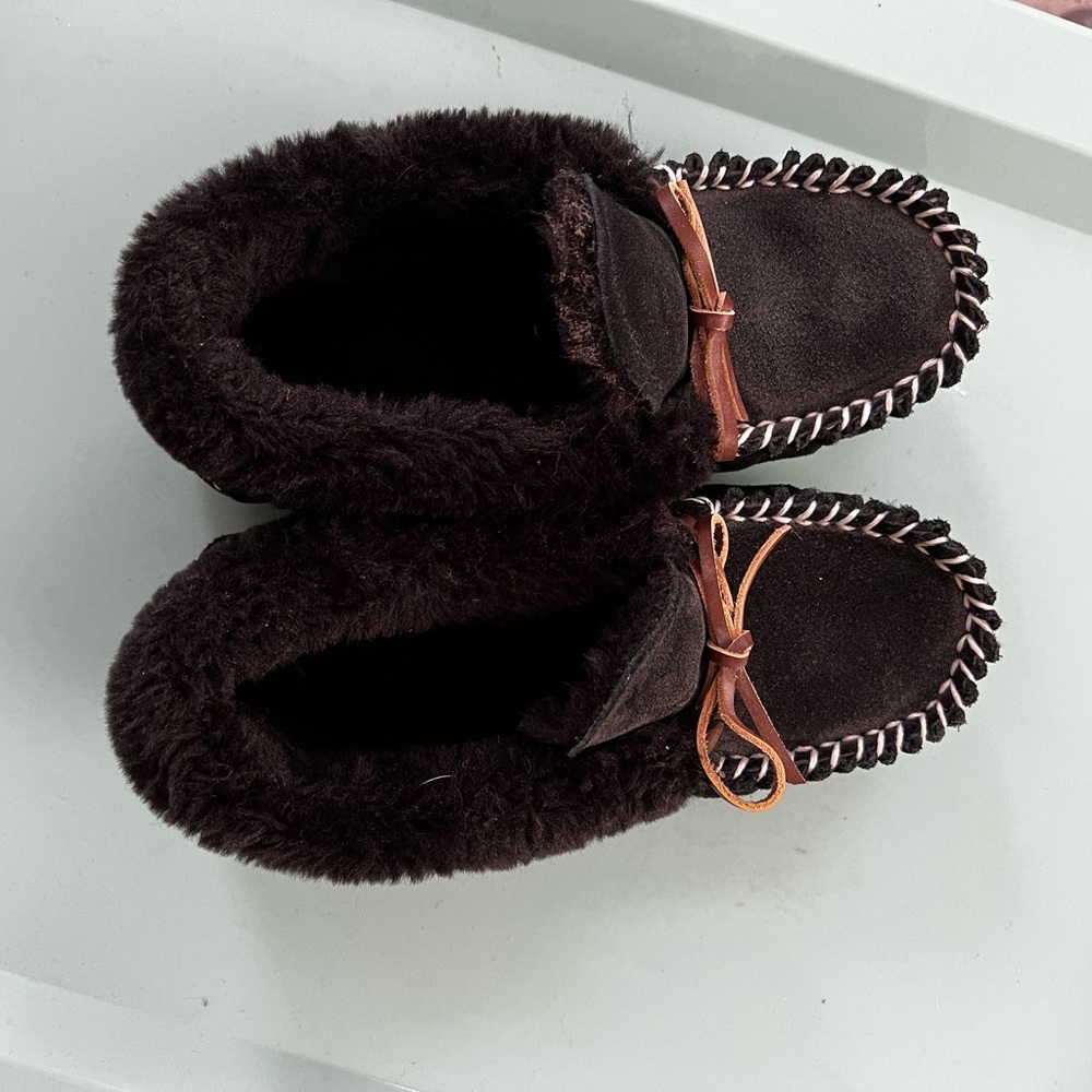 Womens moccasins LAMO size 6